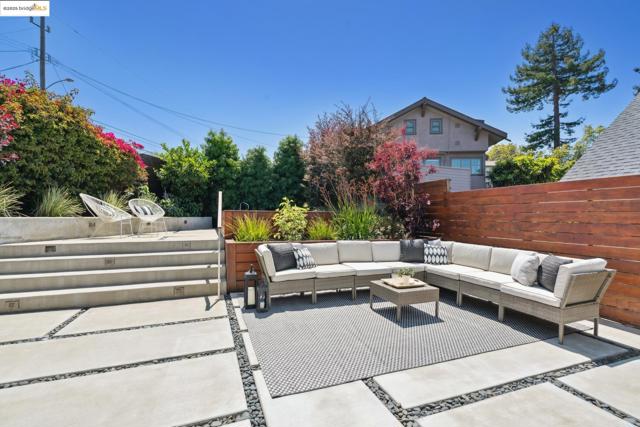 321 Glendale Ave., Oakland CA: https://media.crmls.org/mediaz/dca4753f-4253-4851-aae8-0c6bd09a5d18.jpg