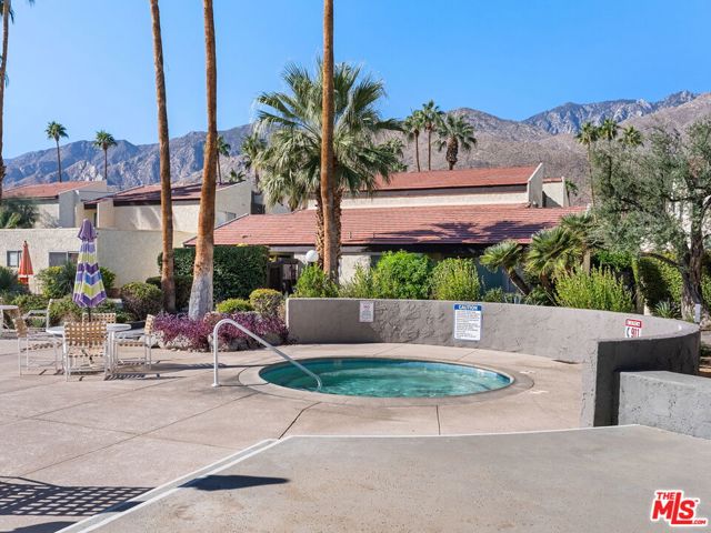 1472 S Camino Real, Palm Springs CA: https://media.crmls.org/mediaz/dca4cc44-7222-4b6c-937a-b66c8fede061.jpg