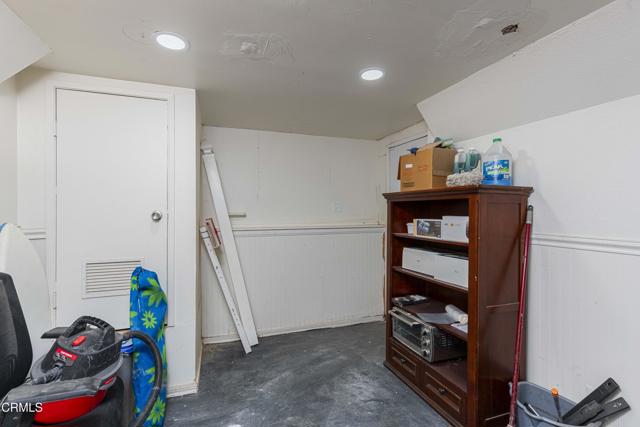 2516 Roosevelt Boulevard, Oxnard CA: https://media.crmls.org/mediaz/dca4dfcd-e6e1-4dd7-8c16-8f0cfb3694da.jpg