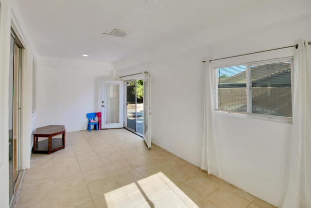 48180 Chandler Court, Indio CA: https://media.crmls.org/mediaz/dca537f7-3727-4459-8460-73df7eb4d0fd.jpg