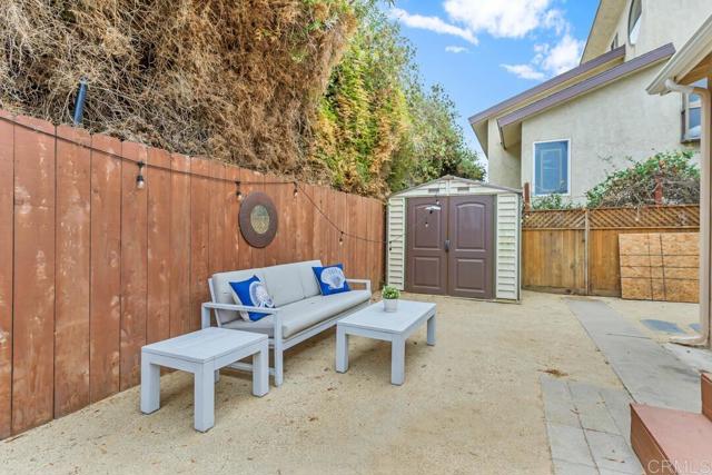 4725 Saratoga Avenue, San Diego CA: https://media.crmls.org/mediaz/dca5588a-79b0-4f0e-b6c8-74125432fd51.jpg