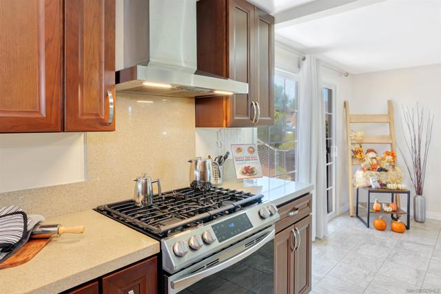 16421 Ramada Dr, San Diego CA: https://media.crmls.org/mediaz/dca60605-b0b7-4942-a4ed-93c65a749e20.jpg