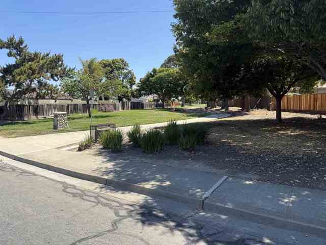 35345 Cabral Dr, Fremont CA: https://media.crmls.org/mediaz/dca6c678-7d46-4242-b475-1e8625aaafd6.jpg