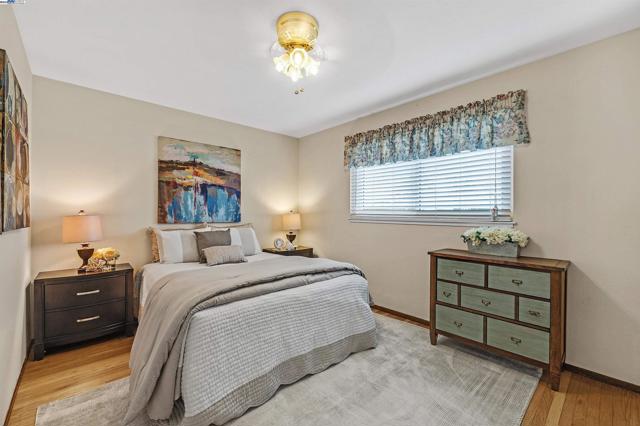 4601 Hampshire Way, Fremont CA: https://media.crmls.org/mediaz/dca6d0ab-28fd-4310-a955-8c10062cdeff.jpg