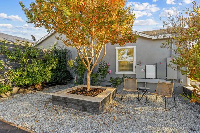 11840 Foothill Avenue, Gilroy CA: https://media.crmls.org/mediaz/dca73dd8-d2e1-435a-95ca-ab2bb7bba133.jpg