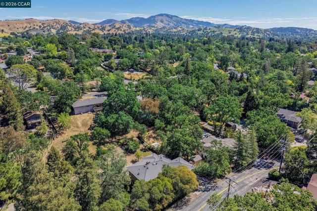 Image 25 of 31 For 2050 Blackwood Dr