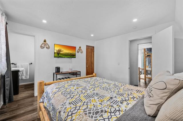 138 Leonard Lane, Sugarloaf CA: https://media.crmls.org/mediaz/dca7c985-b048-45f6-a3bf-c67ba27df85f.jpg