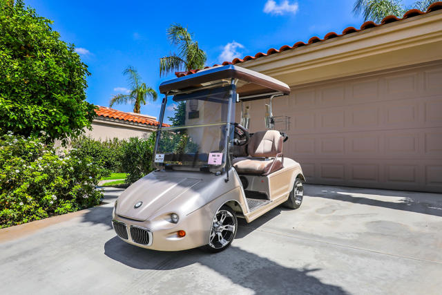 54624 Shoal Creek, La Quinta CA: https://media.crmls.org/mediaz/dca7ddb1-a2d8-4afc-bb09-6a19d1141948.jpg