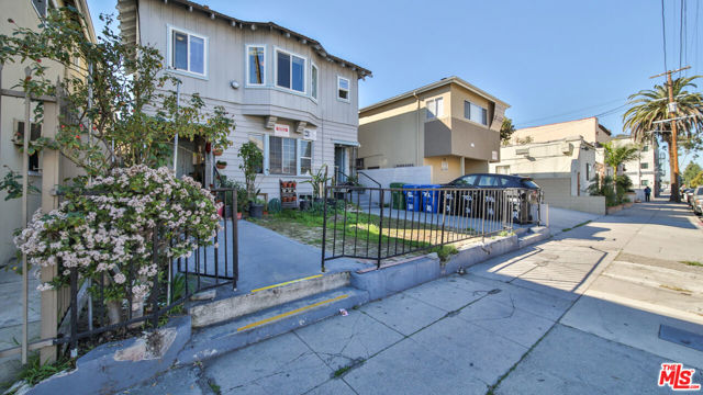 Image 3 for 702 W 30Th St, Los Angeles, CA 90007