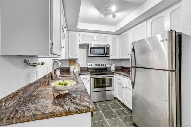 3431 Park Blvd, San Diego CA: https://media.crmls.org/mediaz/dca822ad-cd4b-48f7-a879-067b0d7a90f2.jpg