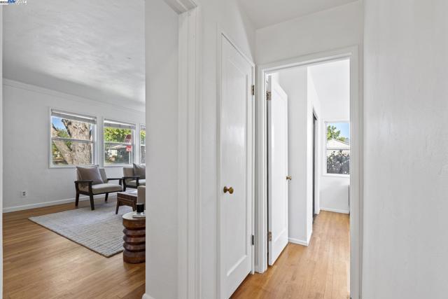 3719 60Th St, Sacramento CA: https://media.crmls.org/mediaz/dca92ac9-bf8e-4579-862c-815d79077ecc.jpg