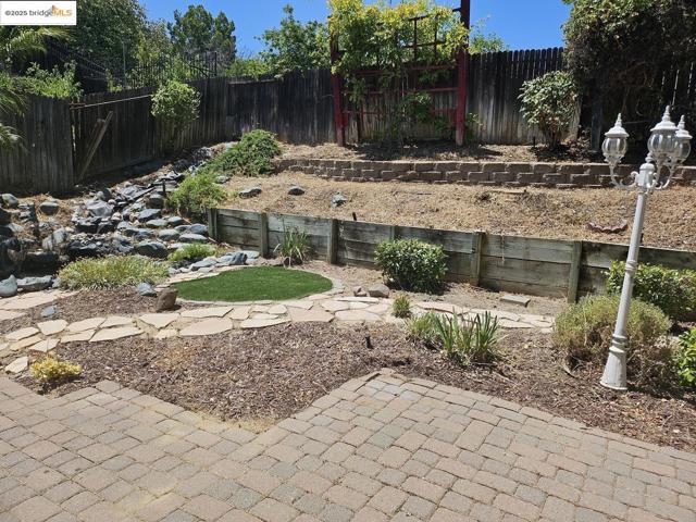 4606 Arabian WAY, Antioch CA: https://media.crmls.org/mediaz/dca9aad1-e17e-4507-9660-5994d48a2a93.jpg