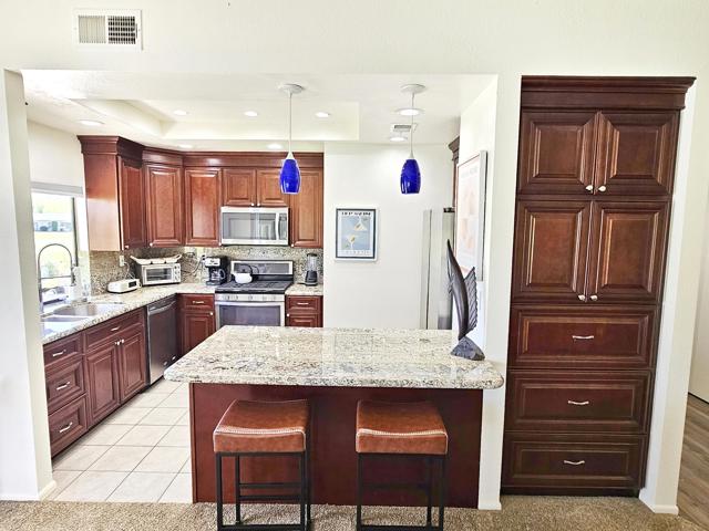 28700 Taos Court, Cathedral City CA: https://media.crmls.org/mediaz/dcaae718-184a-48c0-bf33-1d7bf5632633.jpg