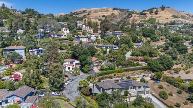 10981 Edgemont Drive, San Jose CA: https://media.crmls.org/mediaz/dcab00e3-2e74-4ce2-a042-51c484180379.jpg