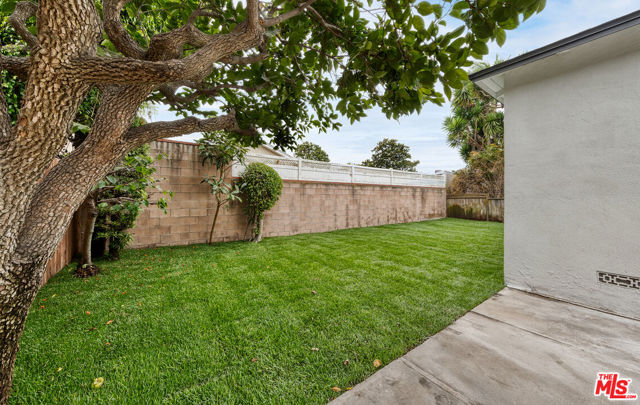 12034 Alberta Drive, Culver City CA: https://media.crmls.org/mediaz/dcabf732-5438-408f-9e41-d1eb6a8ece7c.jpg