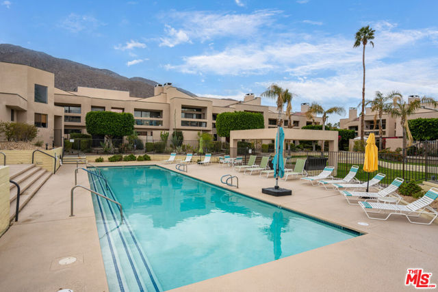869 Village Square, Palm Springs CA: https://media.crmls.org/mediaz/dcac0491-29f8-44af-9351-241df2866f31.jpg