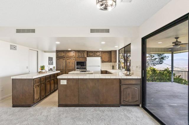 Detail Gallery Image 14 of 54 For 9613 Meadow Mesa Dr, Escondido,  CA 92026 - 4 Beds | 2/1 Baths