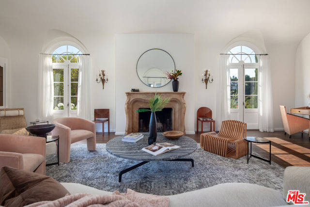 Image 14 of 43 For 2464 Catalina Street