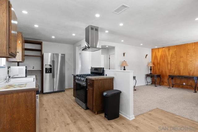 3607 Frenzel Cirl, Oceanside CA: https://media.crmls.org/mediaz/dcada3a7-5e8a-4c7d-a01d-47147a033f16.jpg