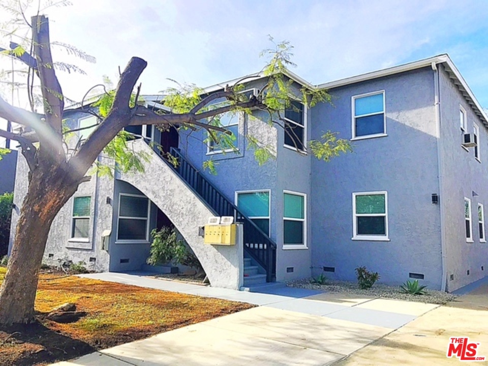 1217 N SCREENLAND Drive B, Burbank, CA 91505