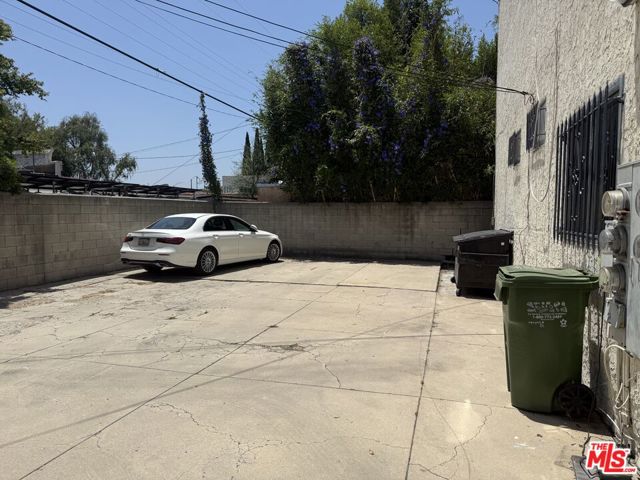 1434 S Sierra Bonita Avenue, Los Angeles CA: https://media.crmls.org/mediaz/dcaec0da-cb35-4154-96e3-812ef46c417a.jpg