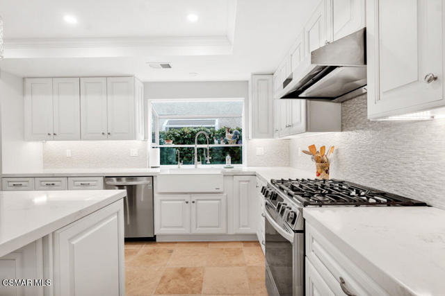 645 Overlook Road, Simi Valley CA: https://media.crmls.org/mediaz/dcaf8a0d-2743-47d6-8e67-1315910cbc72.jpg