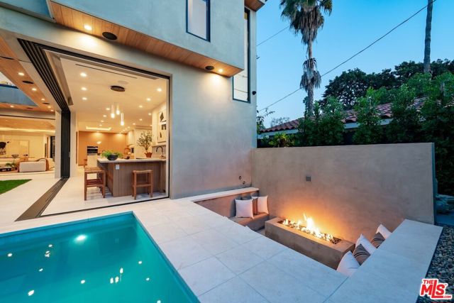 517 N Edinburgh Avenue, Los Angeles CA: https://media.crmls.org/mediaz/dcaf914a-2100-45db-9ca9-ae75d4976823.jpg