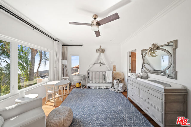 1821 Chastain, Pacific Palisades CA: https://media.crmls.org/mediaz/dcafe634-e31b-406f-819e-34f6f3d86722.jpg