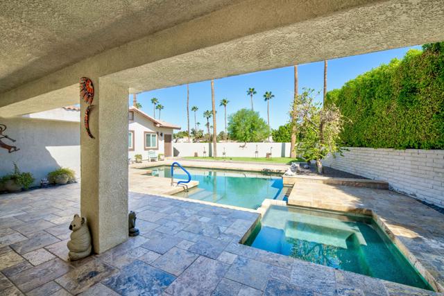 39060 Kilimanjaro Court, Palm Desert CA: https://media.crmls.org/mediaz/dcaff780-ea28-4f43-b71b-51185095b402.jpg