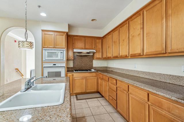 36 Pointe View Place, South San Francisco CA: https://media.crmls.org/mediaz/dcb01d7a-e68a-436f-913b-8a8fa164c8d1.jpg