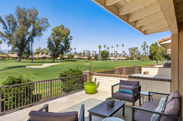 428 Sierra Madre S, Palm Desert CA: https://media.crmls.org/mediaz/dcb04e98-1dd6-4211-9f3a-b1ac9a5f703e.jpg