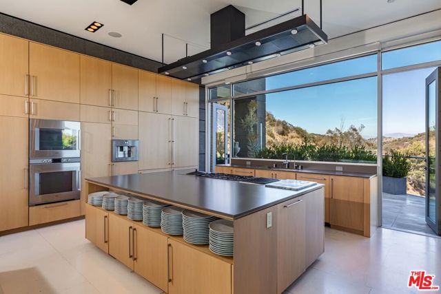 1740 Bel Air Road, Los Angeles CA: https://media.crmls.org/mediaz/dcb0b7d2-7091-428f-8e0b-833d3e078970.jpg