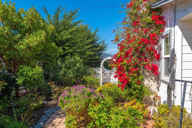 1 Serrano Way, Del Rey Oaks CA: https://media.crmls.org/mediaz/dcb0dc2f-7bd8-4ae9-874a-cc9383a6fcab.jpg