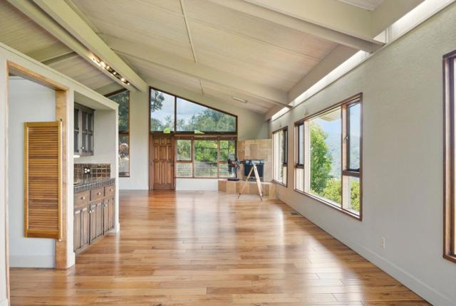 16190 Maya Way, Los Gatos CA: https://media.crmls.org/mediaz/dcb11550-1d1d-4028-a048-234bb987580a.jpg