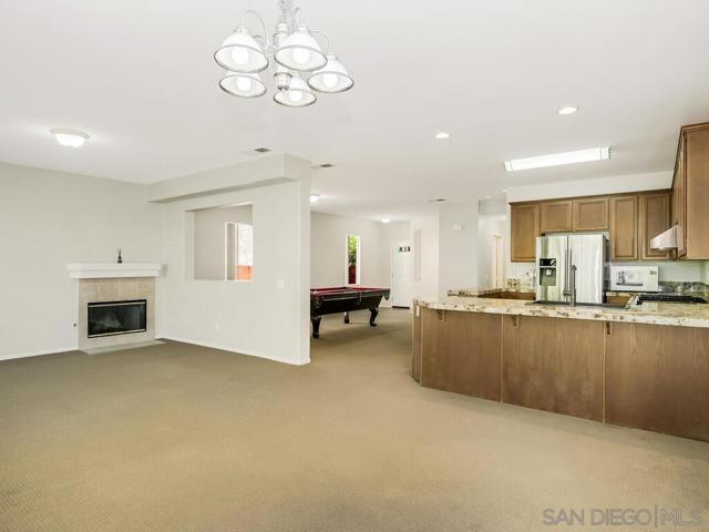 460 Chardonnay Court, San Marcos CA: https://media.crmls.org/mediaz/dcb11a79-be19-445a-8177-3f38587c0292.jpg