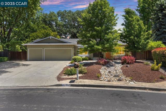 115 Saint Jean Ct, Danville CA: https://media.crmls.org/mediaz/dcb19c19-5988-4e12-8749-d9e3cfd63d12.jpg