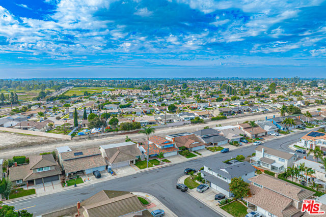 8292 Bellhaven Street, La Palma CA: https://media.crmls.org/mediaz/dcb1ace5-c4b2-4637-8f57-61de0cdb21fb.jpg