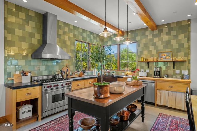 10525 Ojai Santa Paula Road, Ojai CA: https://media.crmls.org/mediaz/dcb1c190-f38d-41ab-b6d5-9ea004ef7cf7.jpg