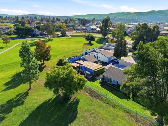 304 Ridgemark Drive, Hollister CA: https://media.crmls.org/mediaz/dcb1e76e-a389-4369-9496-eef4ccd00687.jpg