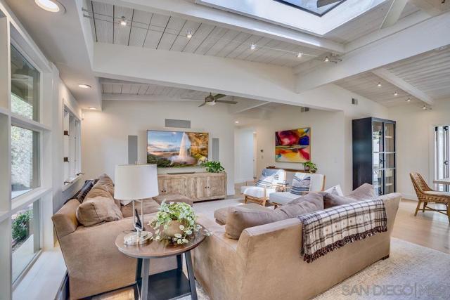 15035 El Camino Real, Del Mar CA: https://media.crmls.org/mediaz/dcb2011d-4f70-425a-a982-39a09664496b.jpg