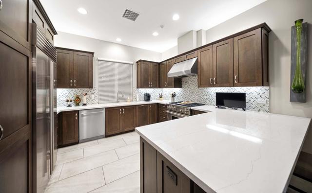 76054 Via Saturnia, Indian Wells CA: https://media.crmls.org/mediaz/dcb2ae81-dcdd-42de-a118-27d4ae492de3.jpg