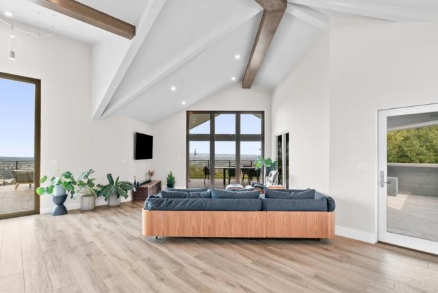 17808 Tourney Road, Los Gatos CA: https://media.crmls.org/mediaz/dcb31ccf-49b5-4057-83c5-7d9d218ed476.jpg