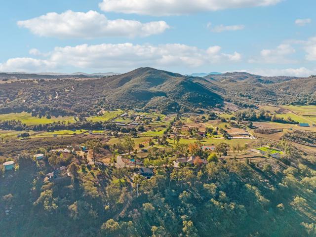 26086 Bear Valley Heights Road, Escondido CA: https://media.crmls.org/mediaz/dcb3a6aa-5cb5-41b8-b9de-4ec2083effdf.jpg