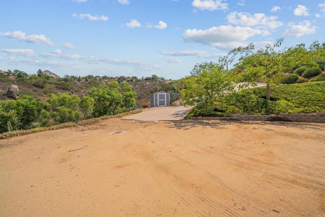 5102 Espinoza Road, El Cajon CA: https://media.crmls.org/mediaz/dcb41c9f-08a3-4701-9d61-4fae442e0879.jpg