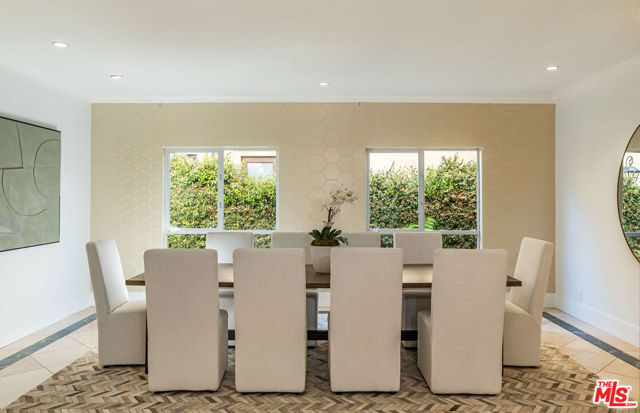 739 20th Street, Santa Monica CA: https://media.crmls.org/mediaz/dcb45ec3-a7a5-4373-af05-1b873c519a49.jpg