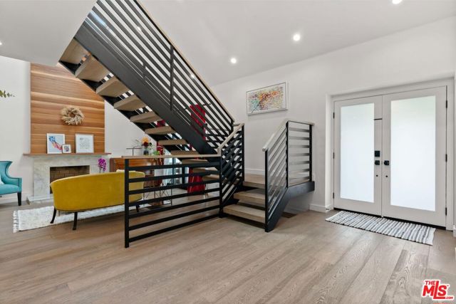 3134 Granville Avenue, Los Angeles CA: https://media.crmls.org/mediaz/dcb52e17-dd65-4e47-96ed-af5aea49436d.jpg