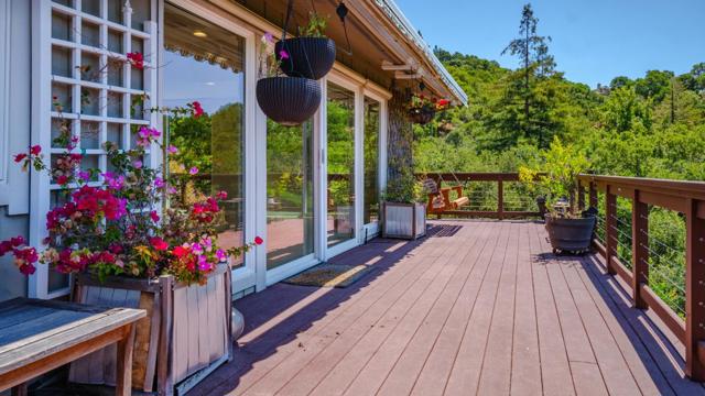 15 Kiowa Court, Portola Valley CA: https://media.crmls.org/mediaz/dcb562f1-14fc-44db-a9af-0f8be665d556.jpg