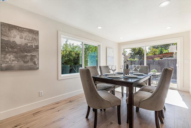 Image 25 of 49 For 344 Silvertip Ct