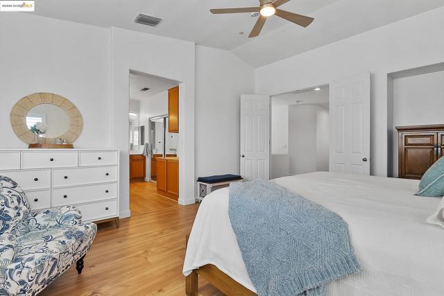 917 Sawyer Way, Brentwood CA: https://media.crmls.org/mediaz/dcb59473-ccd6-4802-8c10-e996dc6af2a9.jpg