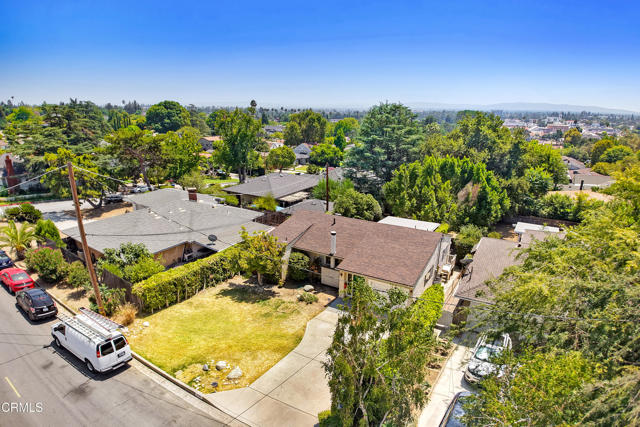846 W Hillcrest Boulevard, Monrovia CA: https://media.crmls.org/mediaz/dcb5ef9c-11e5-4954-af67-62d26c4cdbfd.jpg